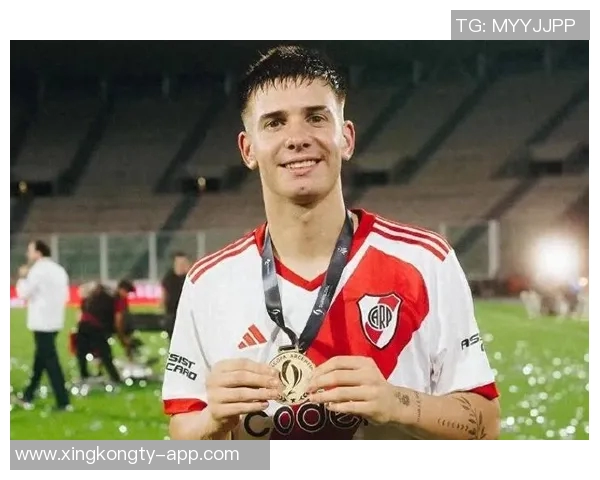 度最受瞩目的足球球星壁纸精选展示合集