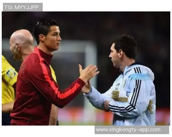 揭秘当今足球界四大球星荣誉成就与影响力全面解析